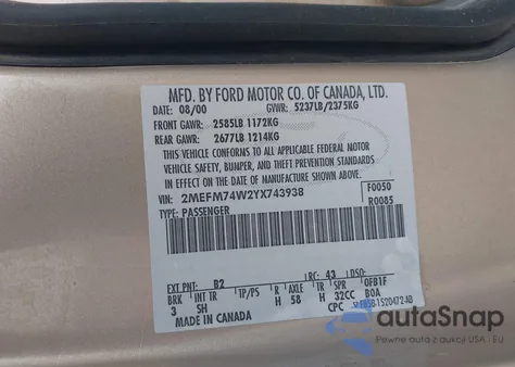 2000 Mercury Grand Marquis Gs z USA, uszkodzony, nr VIN 2MEFM74W2YX743938